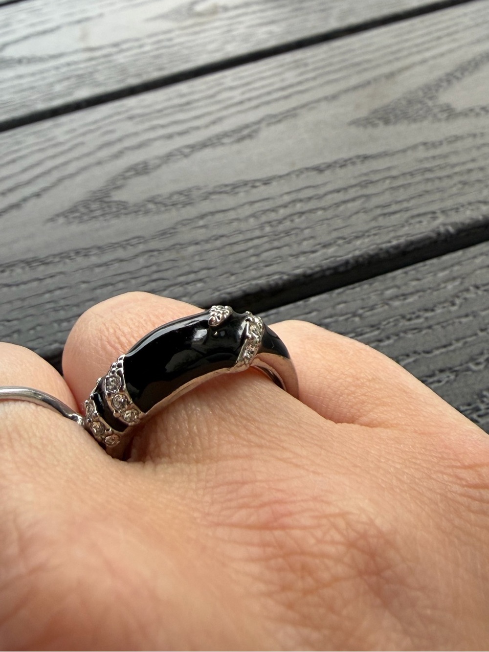 Vintage Avon Silver Ring w/ Black Gemstone - Picture 9 of 10